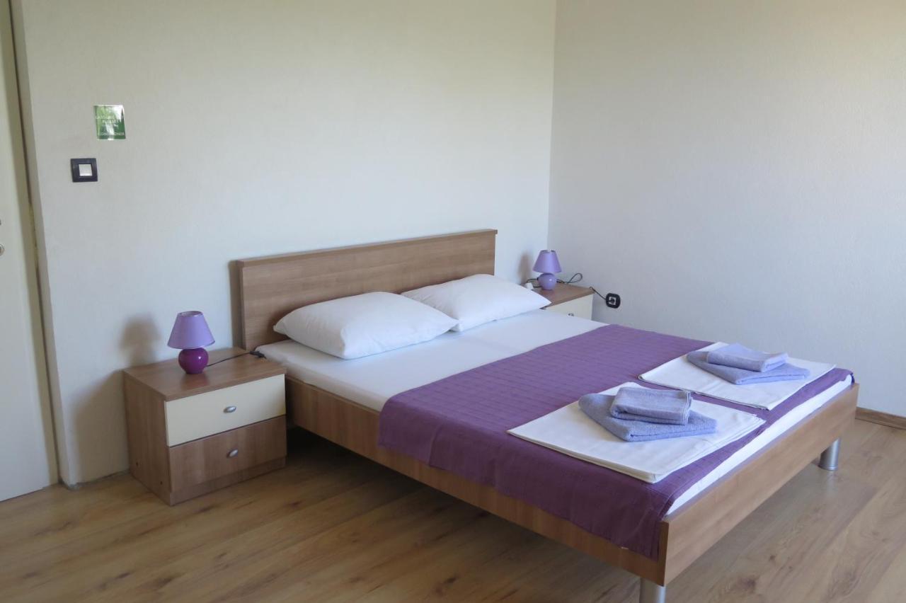 Lumbrela Apartments Starigrad Paklenica Exterior foto