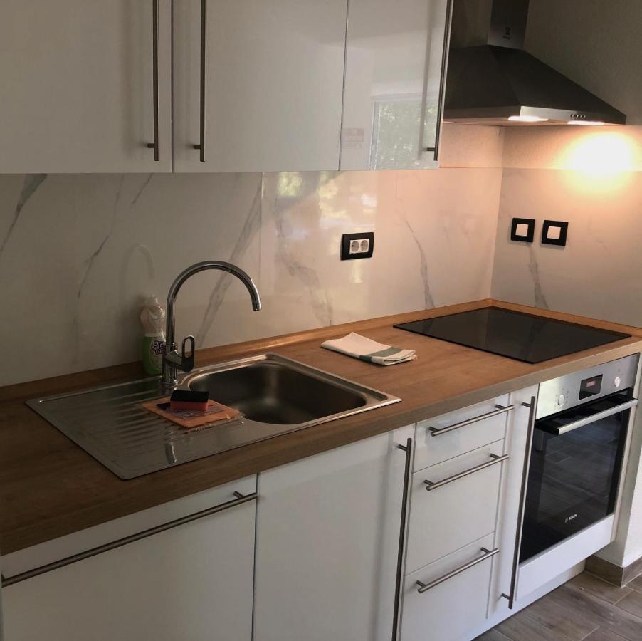 Lumbrela Apartments Starigrad Paklenica Exterior foto
