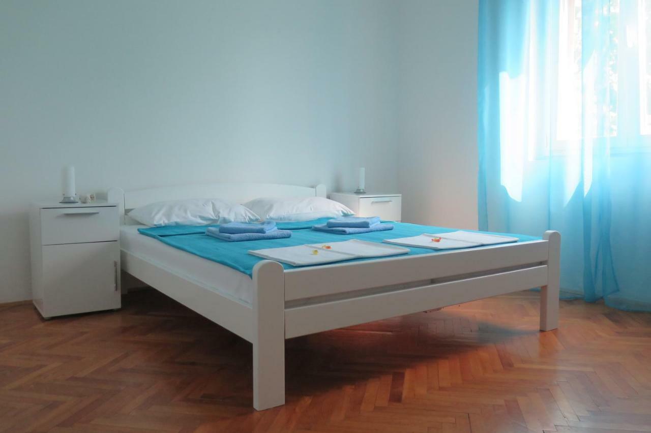 Lumbrela Apartments Starigrad Paklenica Exterior foto