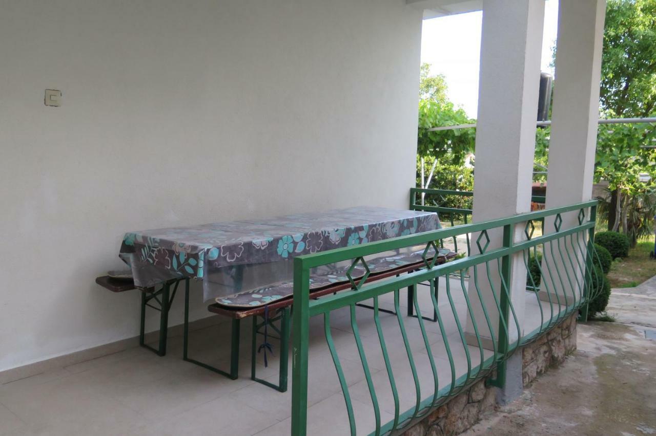 Lumbrela Apartments Starigrad Paklenica Exterior foto
